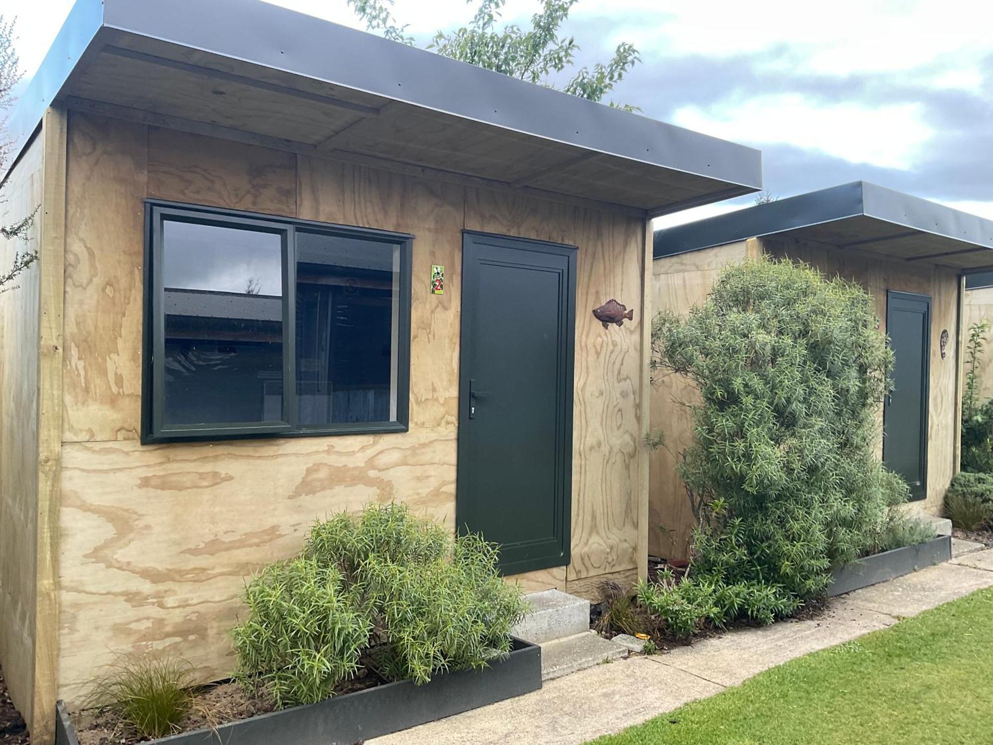 Mountains Edge Cabins Monowai Luaran gambar