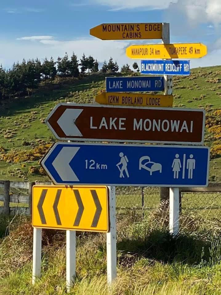 Mountains Edge Cabins Monowai Luaran gambar