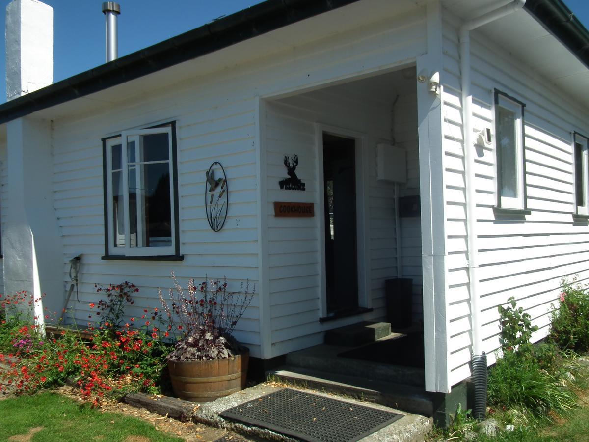 Mountains Edge Cabins Monowai Luaran gambar