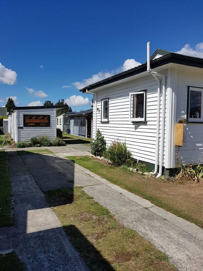 Mountains Edge Cabins Monowai Luaran gambar