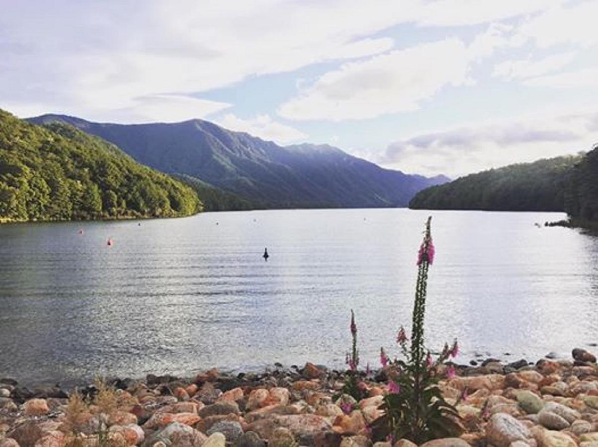 Mountains Edge Cabins Monowai Luaran gambar