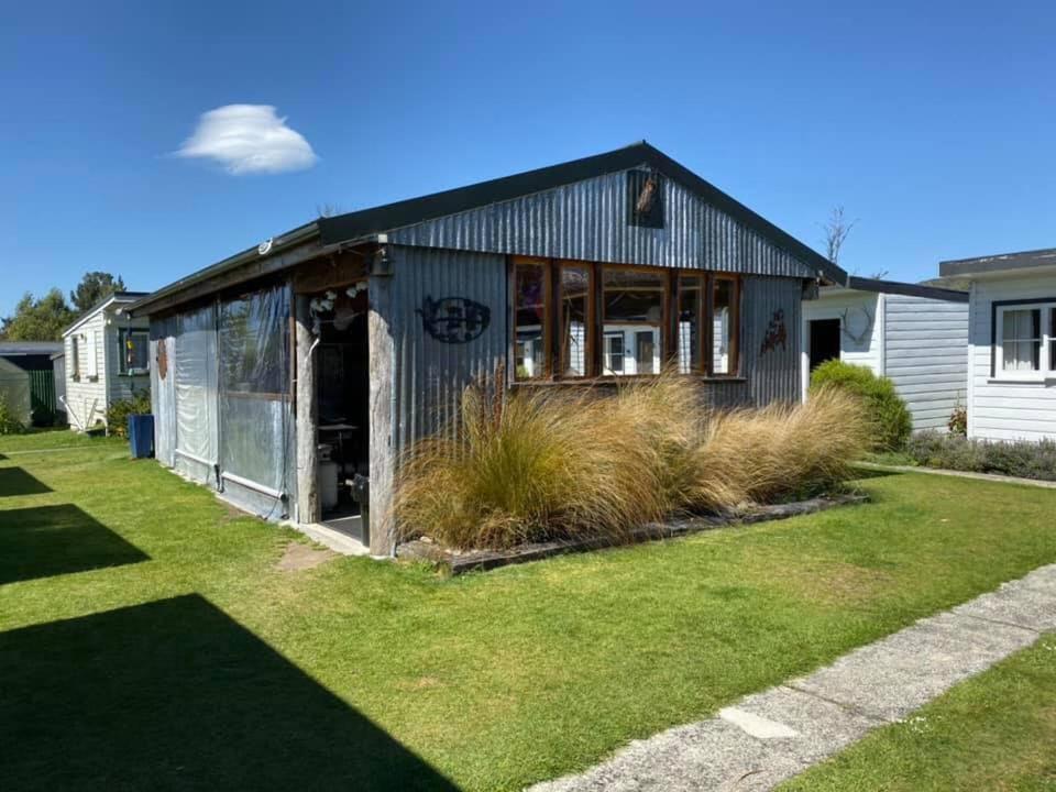 Mountains Edge Cabins Monowai Luaran gambar